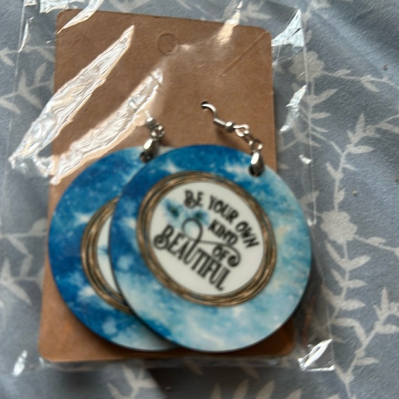 NWT “be your own kind of beautiful” custom hanging earrings - Picture 1 of 1
